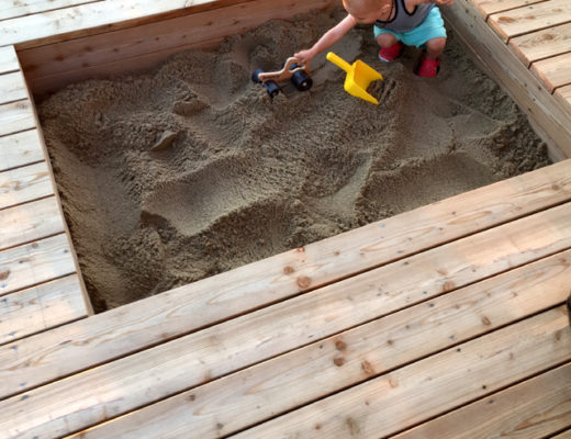 Bild von unserem Sandkasten in der Terrasse