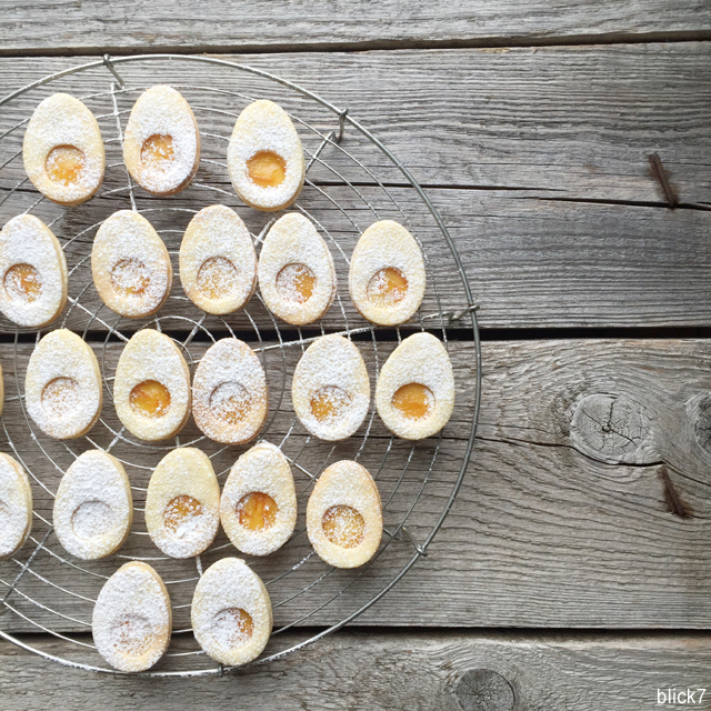 Eier-Plätzchen zu Ostern | Cookies mit Orangenmarmelade