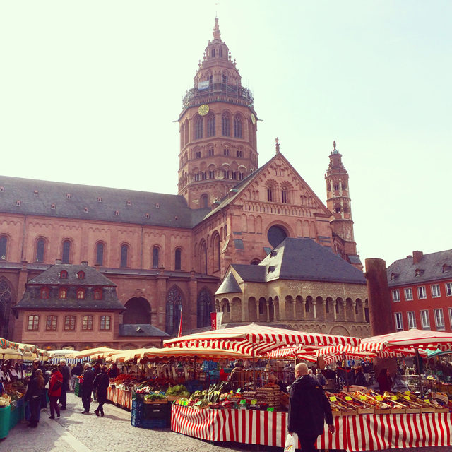 Mainz_Wochenmarkt am Dom