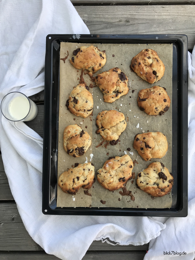 Milchbrötchen mit Schokolade